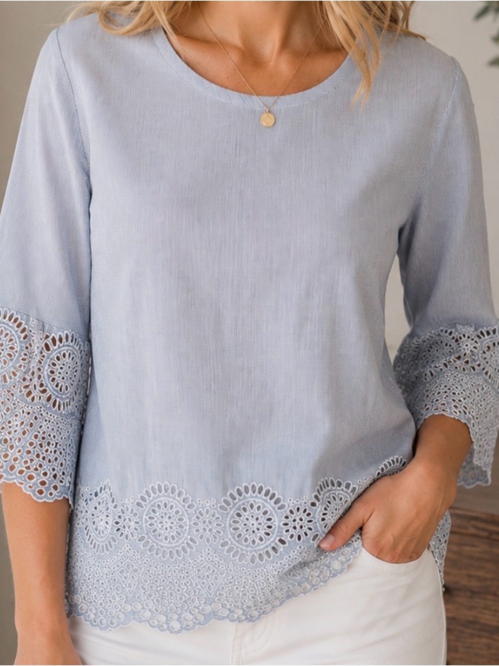 Southern Tide Blue & White Seersucker Eyelet Lace Blouse Size Medium